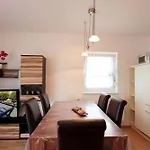 Haus Meinert - 90650 - Tom * Binz