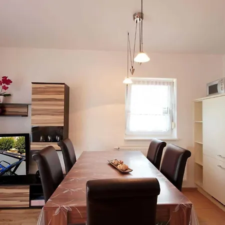 Haus Meinert - 90650 - Tom * Binz